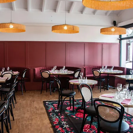 Otel Western Porte Du Forez 4*