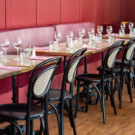 Western Porte Du Forez Otel