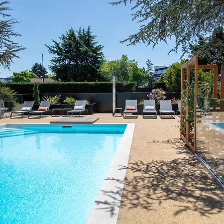 Otel Western Porte Du Forez 4*