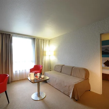 Western Porte Du Forez Otel 4*